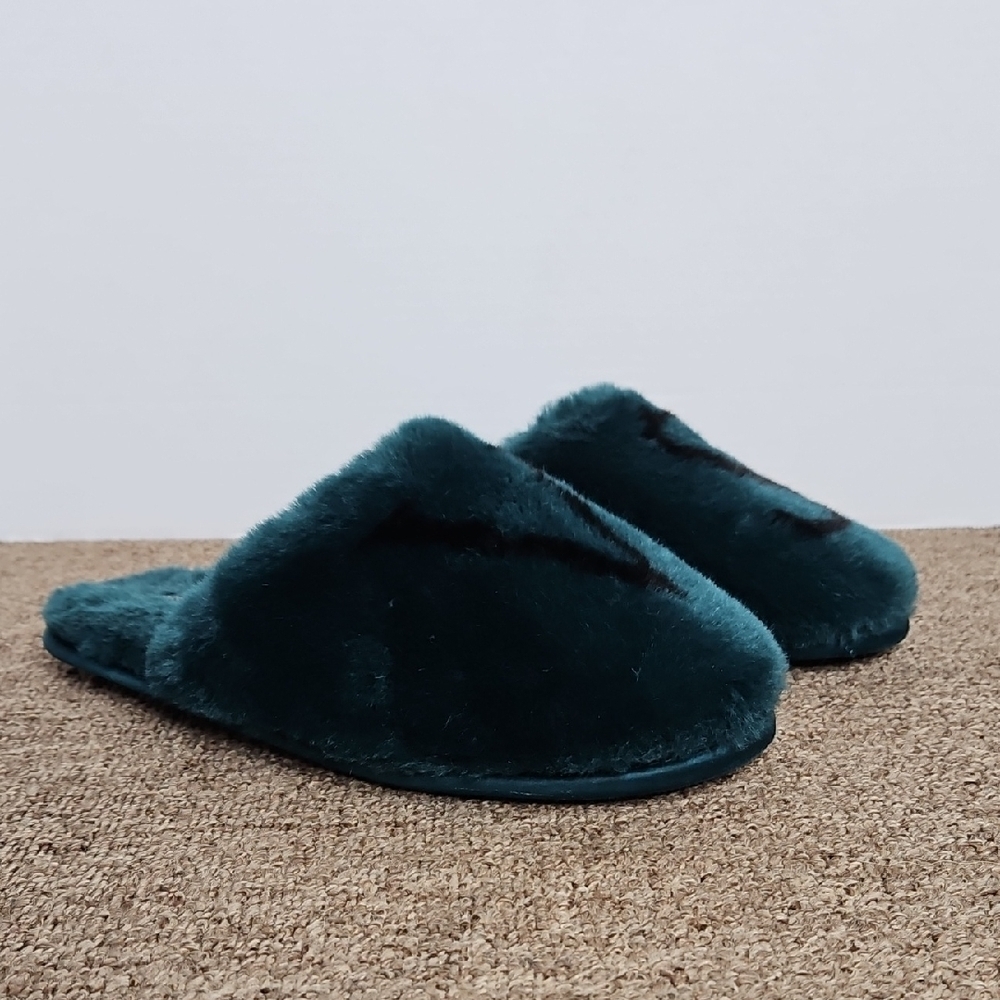 Victoria's Secret Plush Dark Green Slippers Sz Large Womens 9